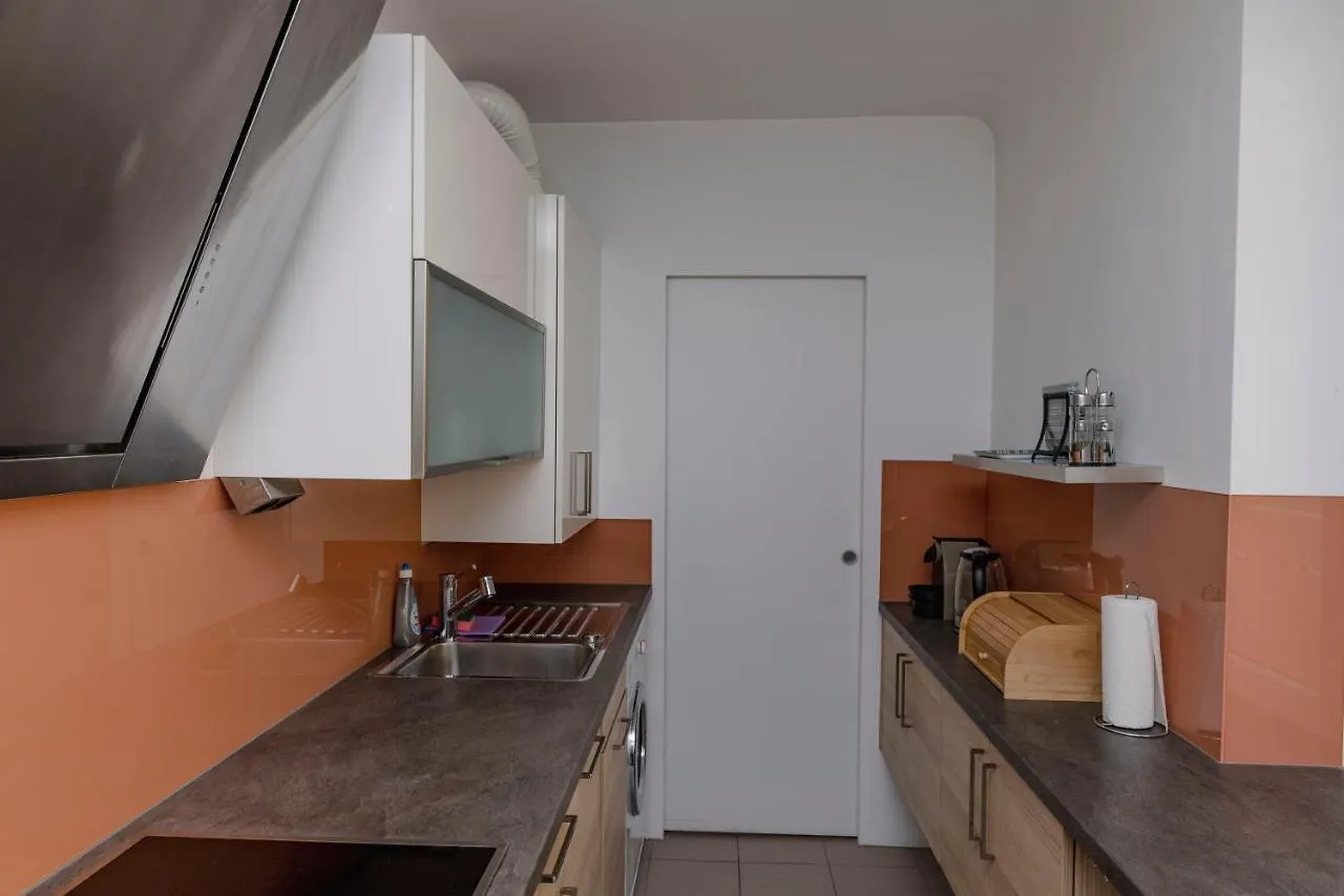 Beautiful 2-Bedroom Apartment Near Schoenbrunn Vienna 0*,