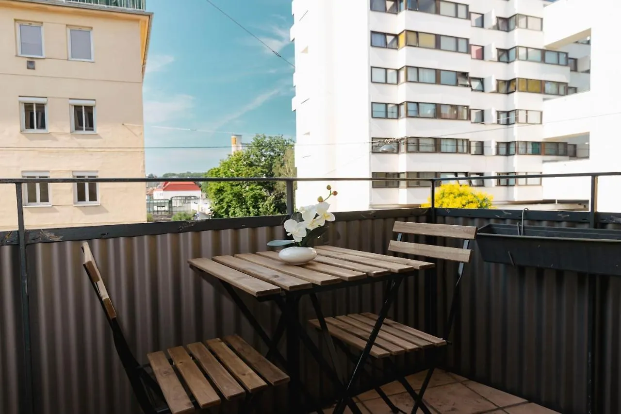 Beautiful 2-Bedroom Apartment Near Schoenbrunn Vienna Austria