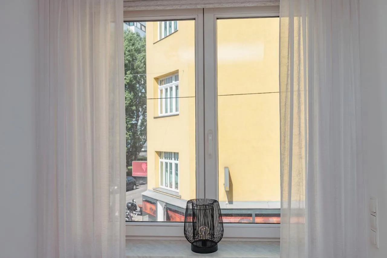 Beautiful 2-Bedroom Apartment Near Schoenbrunn Vienna 0*,  Austria