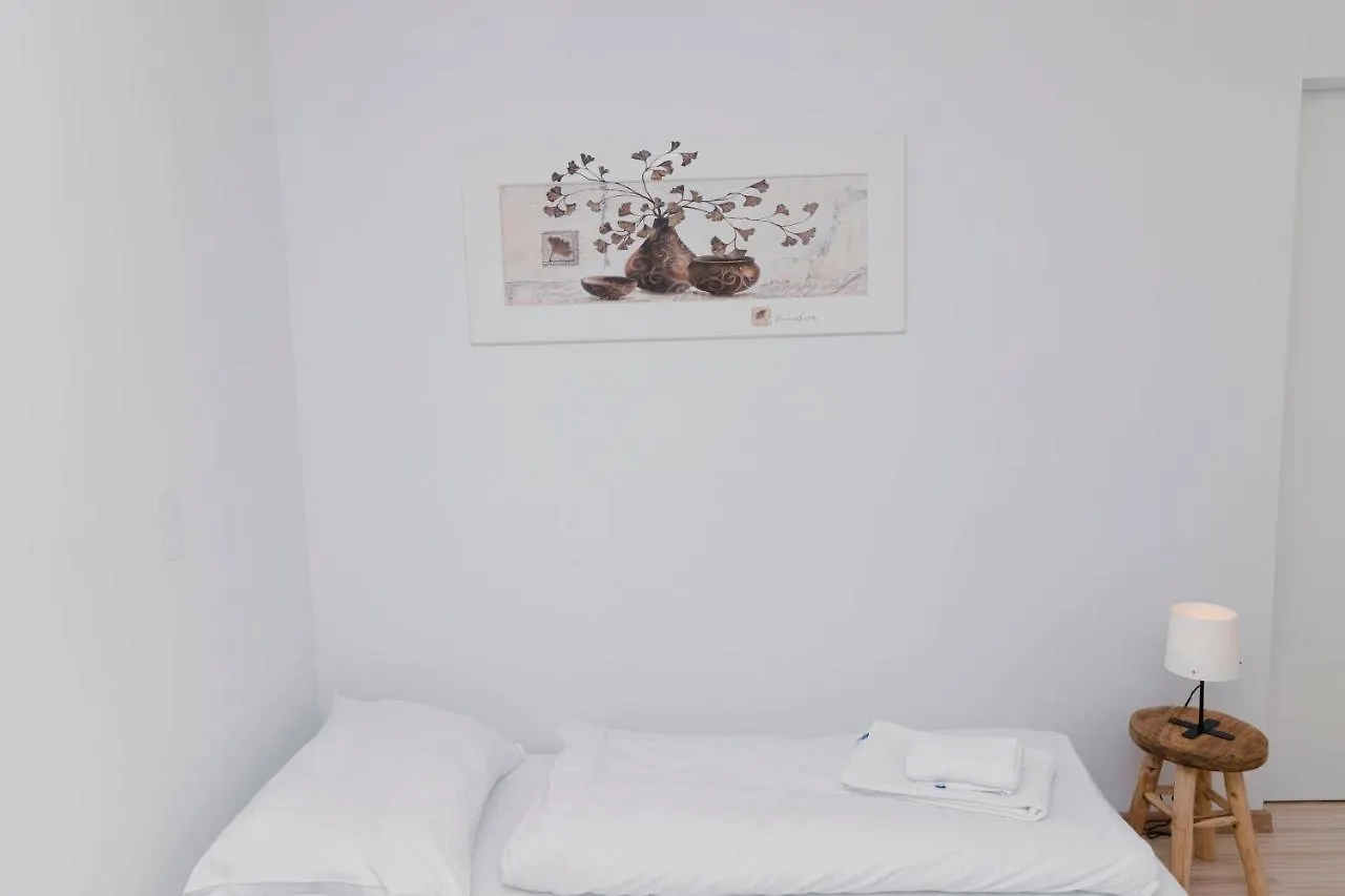 Beautiful 2-Bedroom Apartment Near Schoenbrunn Vienna