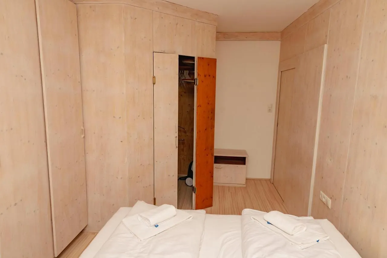 Beautiful 2-Bedroom Apartment Near Schoenbrunn Vienna Austria