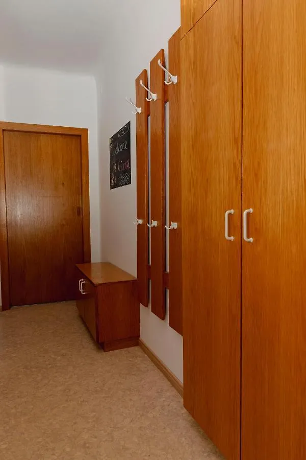 Beautiful 2-Bedroom Apartment Near Schoenbrunn Vienna