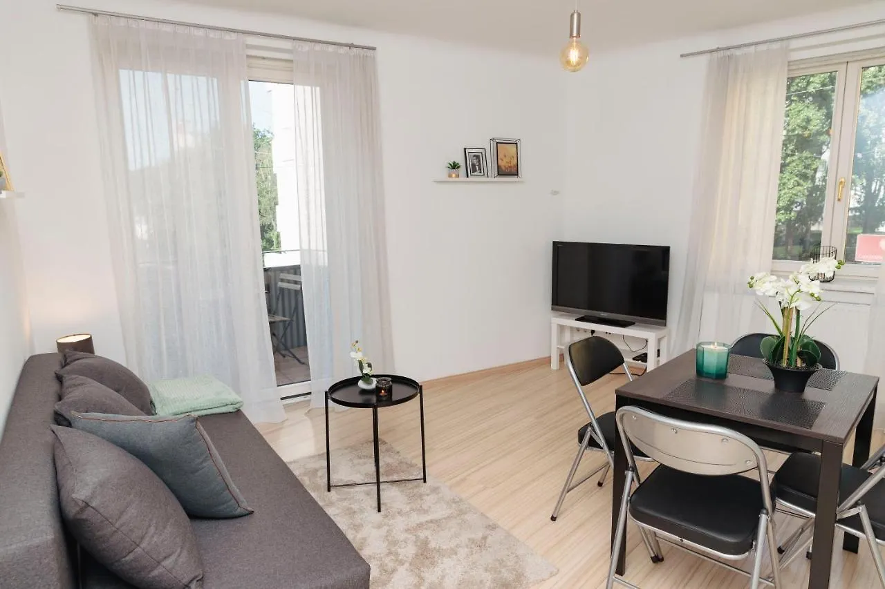 Beautiful 2-Bedroom Apartment Near Schoenbrunn Vienna Austria