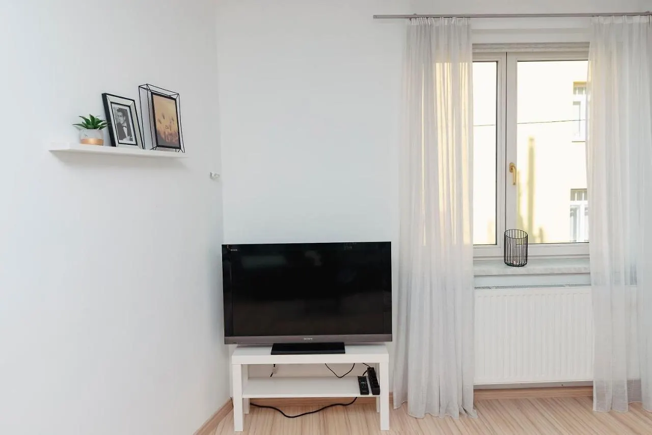Beautiful 2-Bedroom Apartment Near Schoenbrunn Vienna